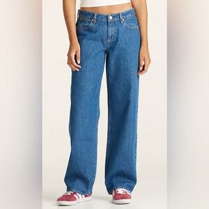 Wrangler Jeans - Retro, Lt Blue Wash, Baggy Jeans. Size 32x32.